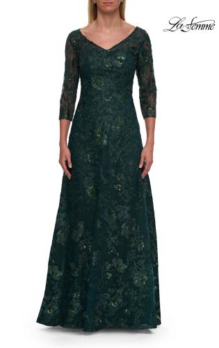 Picture of: Beautiful Lace Mother of the Bride Gown with V Neckline in Dark Emerald, Style: 30803, Detail Picture 5