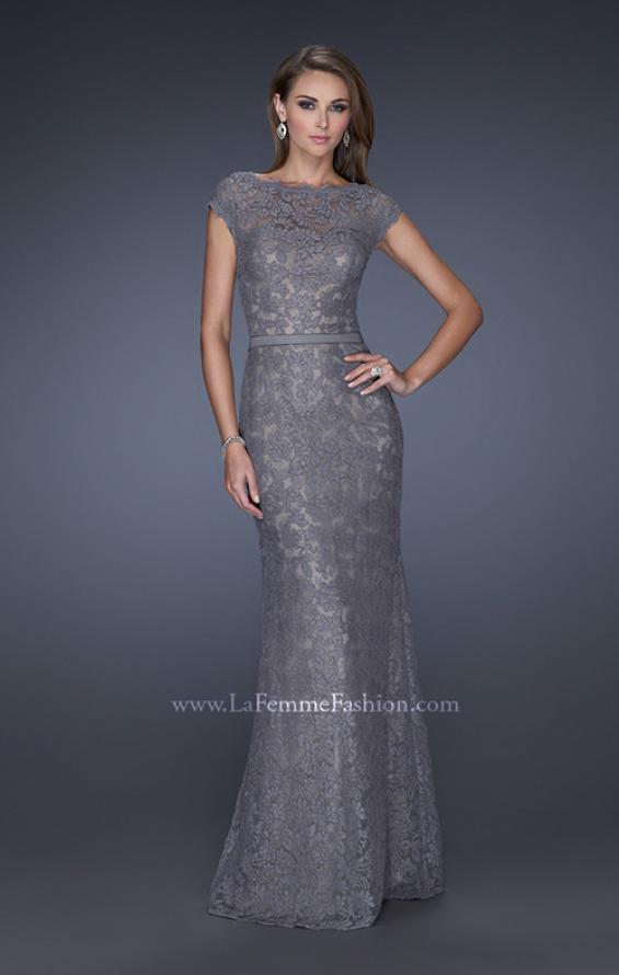 Picture of: Lace Evening Dress with Cap Sleeves and a Thin Belt in Silver, Style: 20503, Detail Picture 3