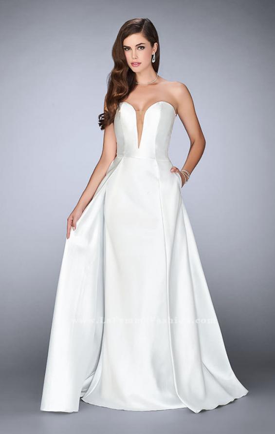 Picture of: Long Cape Dress with a Deep Sweetheart Neckline in White, Style: 24467, Detail Picture 3