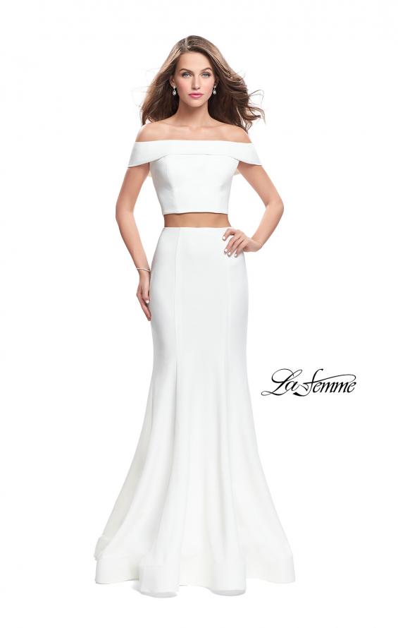 Picture of: Form Fitting Off the Shoulder Jersey Mermaid Dress in White, Style: 25578, Detail Picture 3