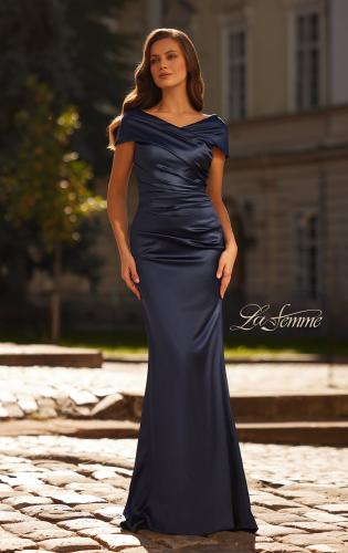 La store Femme Off the Shoulder Gown NWOT size 8 in Navy